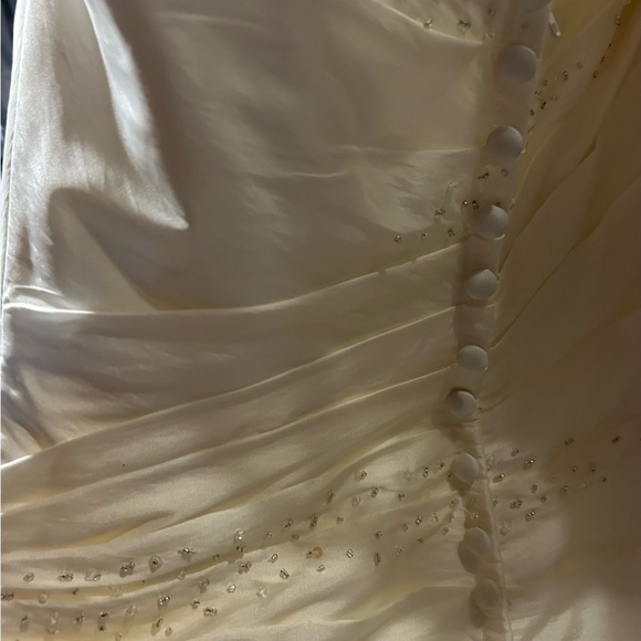 Private label strapless a-line ivory taffeta wedding gown - Picture 12 of 14